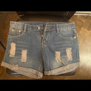 Cute ripped denim shorts